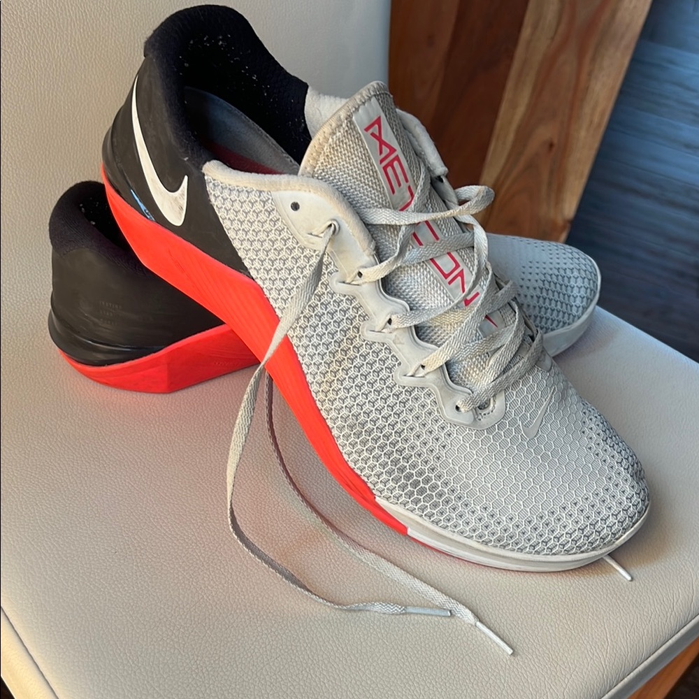 Nike White and Red Training Sneakers